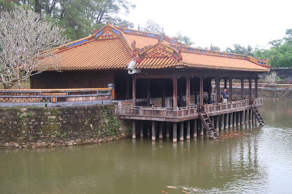 du-lich-lang-tu-duc-hue