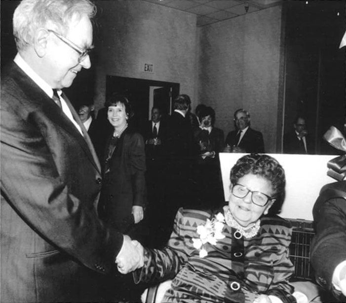 Bà B và Warren Buffett